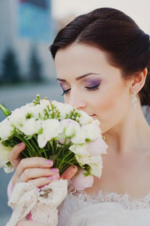Фиолетовый свадебный макияж