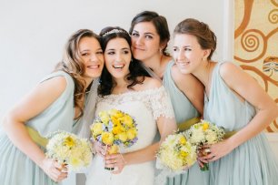 Подружки невесты в нежных мятных платьях