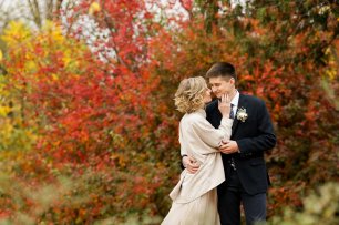 Осенняя прогулка жениха и невесты